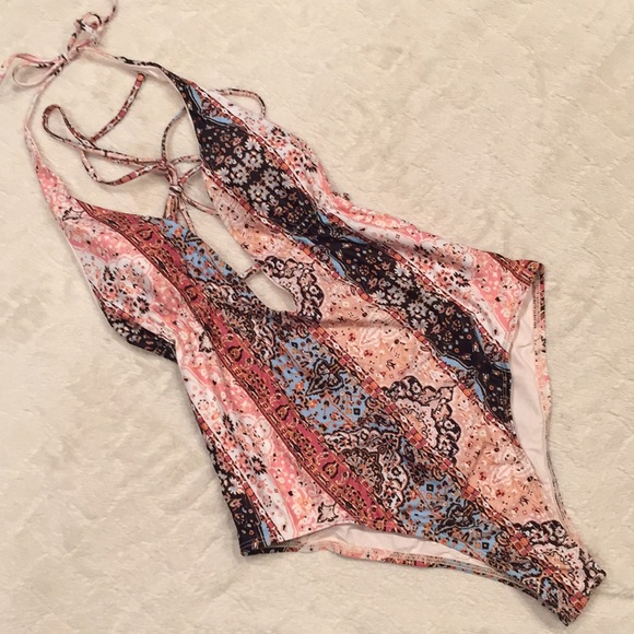 L*Space Pamela plunging keyhole cheeky one piece - Picture 7 of 8